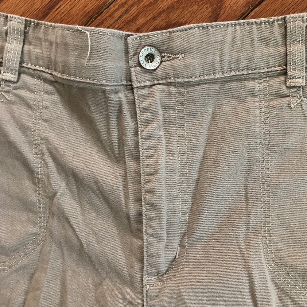 plus size 16 Gloria Vanderbilt  Kahki color
